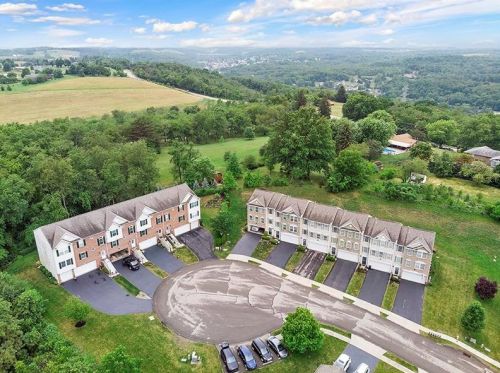 1232 Gneiss Dr, Mc Donald PA  15057-3561 exterior