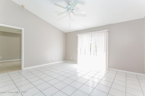 1145 37th Ave, Vero Beach FL  32960-4059 exterior