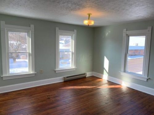 170 Columbus St, Nelsonville, OH 45764-1252