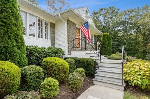 197 Van Etten Blvd, New Rochelle, NY 10804-2335