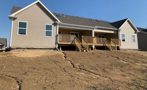 3011 Winter Garden Dr, Valpo, IN 46385-7140