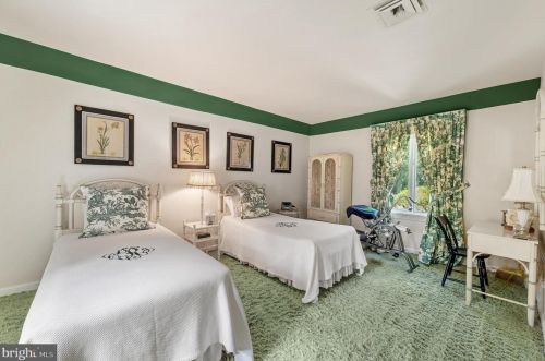 71 Tunbridge Rd, Haverford PA  19041-1038 exterior