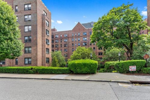 176 Garth Rd, Scarsdale, NY 10583-3802