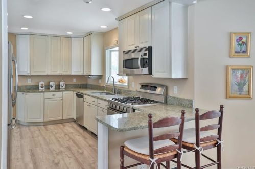 124 Quinn Rd, Briarcliff NY  10510-2133 exterior