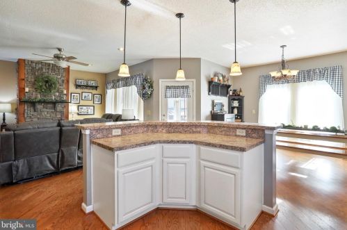 52 Oak Crest Dr, Richmond National Battlefiel VA  22835-1579 exterior