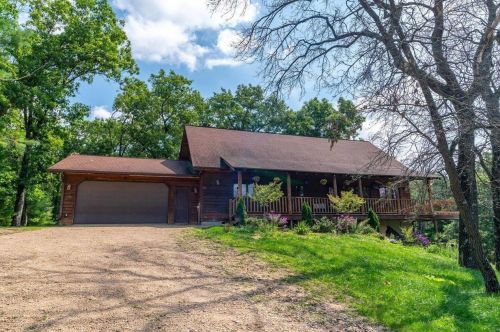 4184 8th Ave, Wisconsin Dells, WI 53965-8513