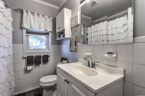 362 Silver St, Babylon NY  11704-4008 exterior