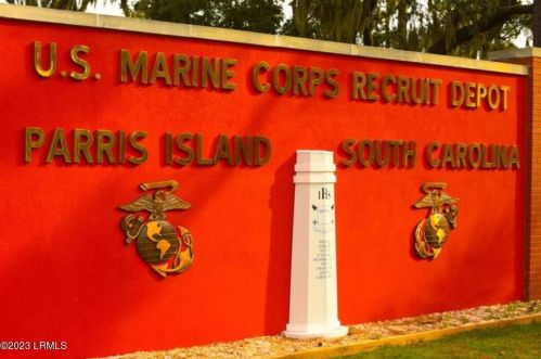 20 Calico Ct, Beaufort SC  29906-8900 exterior