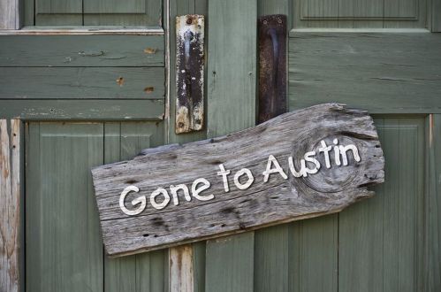 814 Bluff Dr, Austin TX 78745-4516 exterior