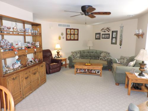 114 Oxford Ln, Cambridge, WI 53523-9129