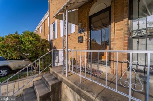 8107 Lindbergh Blvd, Philadelphia, PA 19153-1117