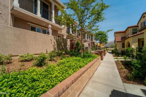28778 Calle De La Paz Dr, Santa Clarita CA  91354-3006 exterior