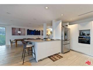 1590 Sunset Plaza Dr, Los Angeles CA  90069-1349 exterior