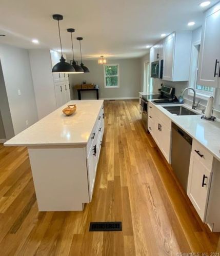 53 Harvard Ct, Middletown CT  06457-4965 exterior