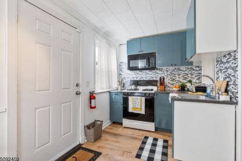 127 Lincoln Ave, Roselle Park NJ  07204-1705 exterior