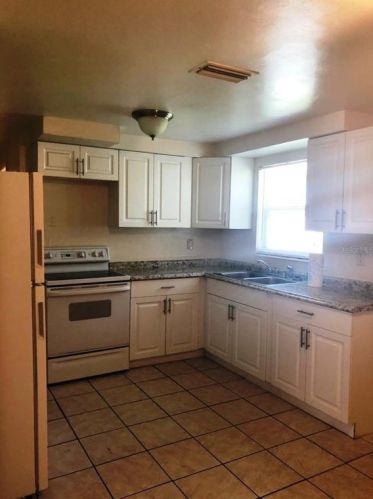 4928 Mile Stretch Dr, Tarpon Springs, FL 34690-4333