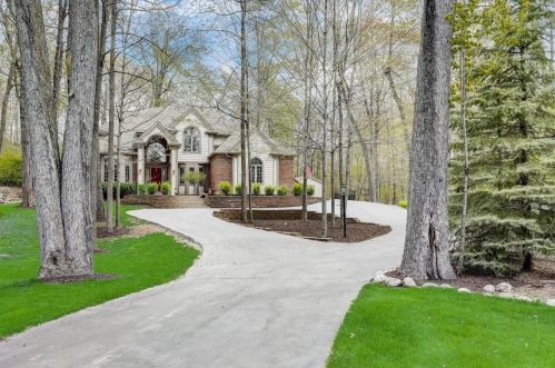 510 Bayberry Ln, Slinger, WI 53086-9244