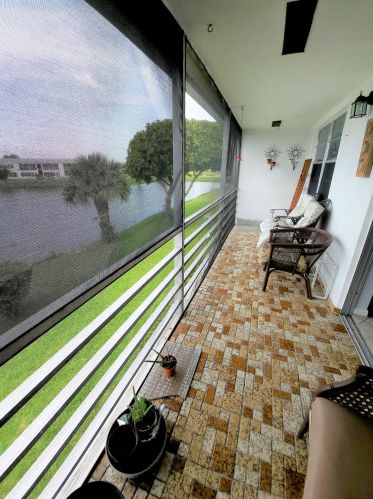 147 Chatham G, West Palm Beach FL  33417-1823 exterior