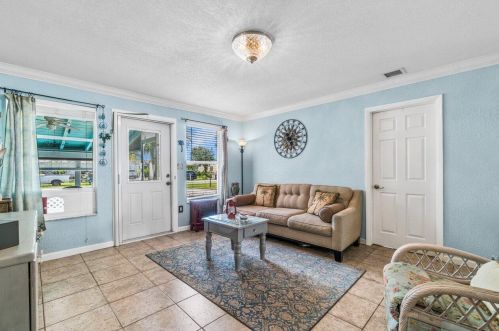 9277 Bloomfield Dr, West Palm Beach, FL 33410-5933