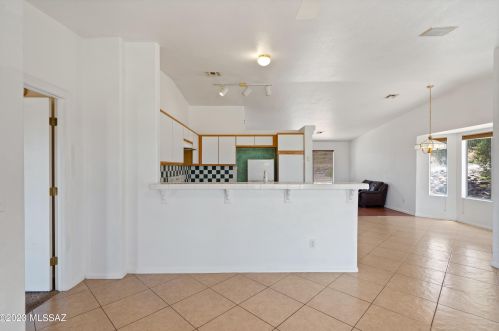 8761 Pomegranate St, Tucson AZ  85730-5735 exterior