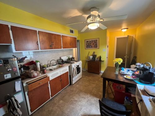 9211 Adler St, Milwaukee, WI 53214-1263