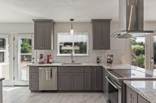 1308 Highland Dr, Modesto CA  95354-1548 exterior
