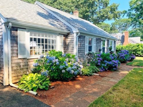 24 Johnson St, Falmouth MA  02540-3624 exterior