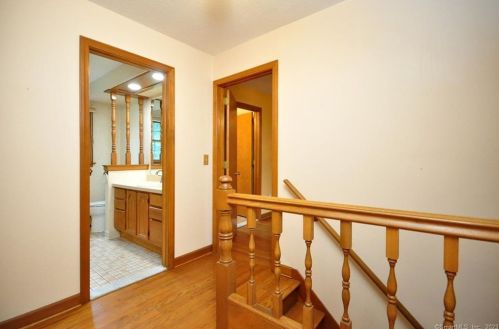 156 Carriage Way, Windsor CT 06095-2008 exterior