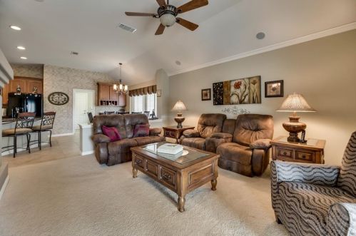 8813 Crestview Dr, Denton TX  76207-8601 exterior