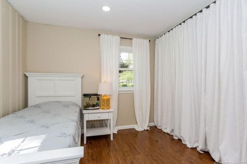 28 Talcott Rd, Glastonbury CT  06033-2919 exterior