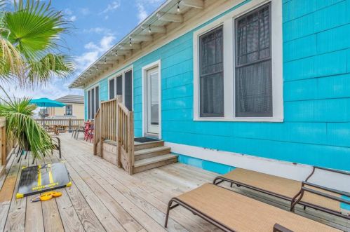 2223 33 St, Galveston TX 77550-7505 exterior