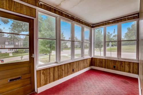 344 8th Ave, West Bend, WI 53095-3211
