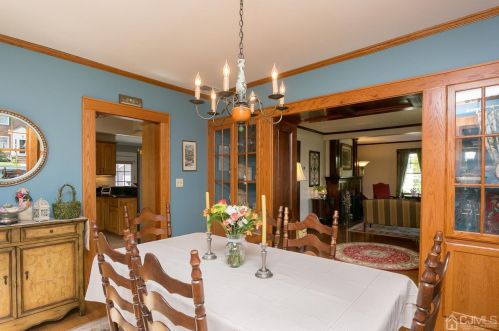 23 Bounty St, Metuchen NJ  08840-2501 exterior