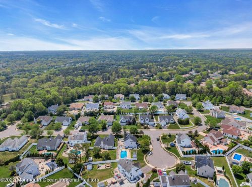 10 Topaz Ln, Lakewood, NJ 08701-7389