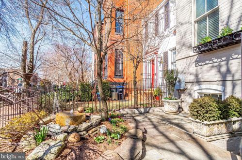 1014 D St, Washington, DC 20003-2138