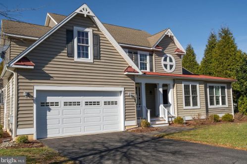 4 Lake Village Cir, Millville, DE 19970-9022