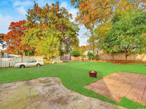555 Connetquot Ave, Islip Terrace NY  11752-2503 exterior