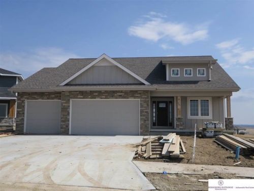 815 10th Ave, Springfield NE  68059 exterior
