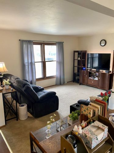 285 Willow Dr, Chenequa, WI 53029-1324