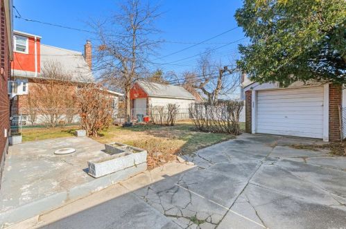 56 Wellington Rd, Floral Park NY  11003-1414 exterior