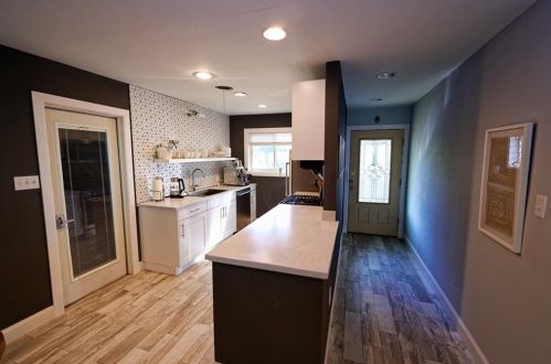 7608 Eastcrest Dr, Austin TX  78752-1410 exterior