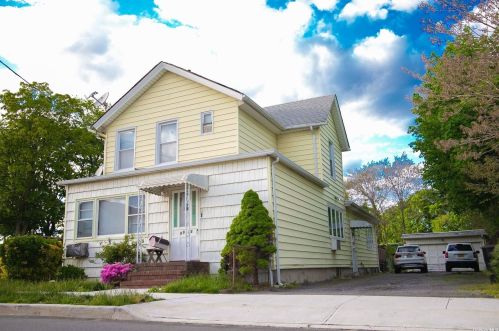 9845 Bristol Ave, Jamaica, NY 11417-3042
