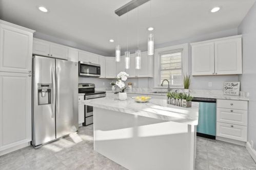 219 6th St, Bridgeport CT  06607-1046 exterior