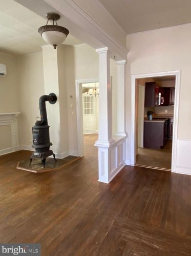 521 Washington St, Charles Town WV  25414-1735 exterior