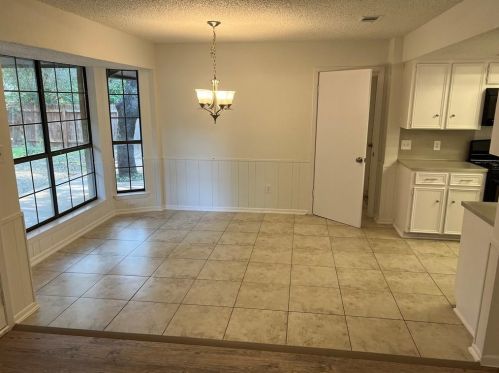 207 Deepwood Dr, Georgetown TX  78628-8303 exterior