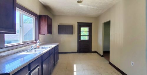 636 Ray St, New Castle PA  16101-4240 exterior