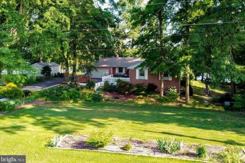 126 Lakeside Dr, Laurel DE  19956-1144 exterior