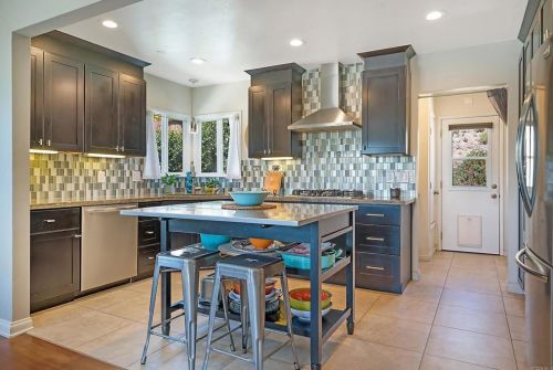 6025 Kelton Ave, La Mesa CA  91942-2728 exterior