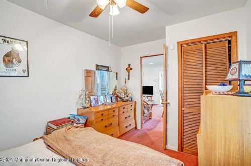 124 Woodland Dr, Bricktown NJ  08723-7433 exterior