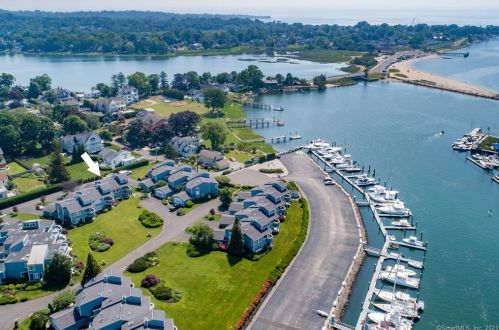 7 Nayer Ln, Milford, CT 06460-6565